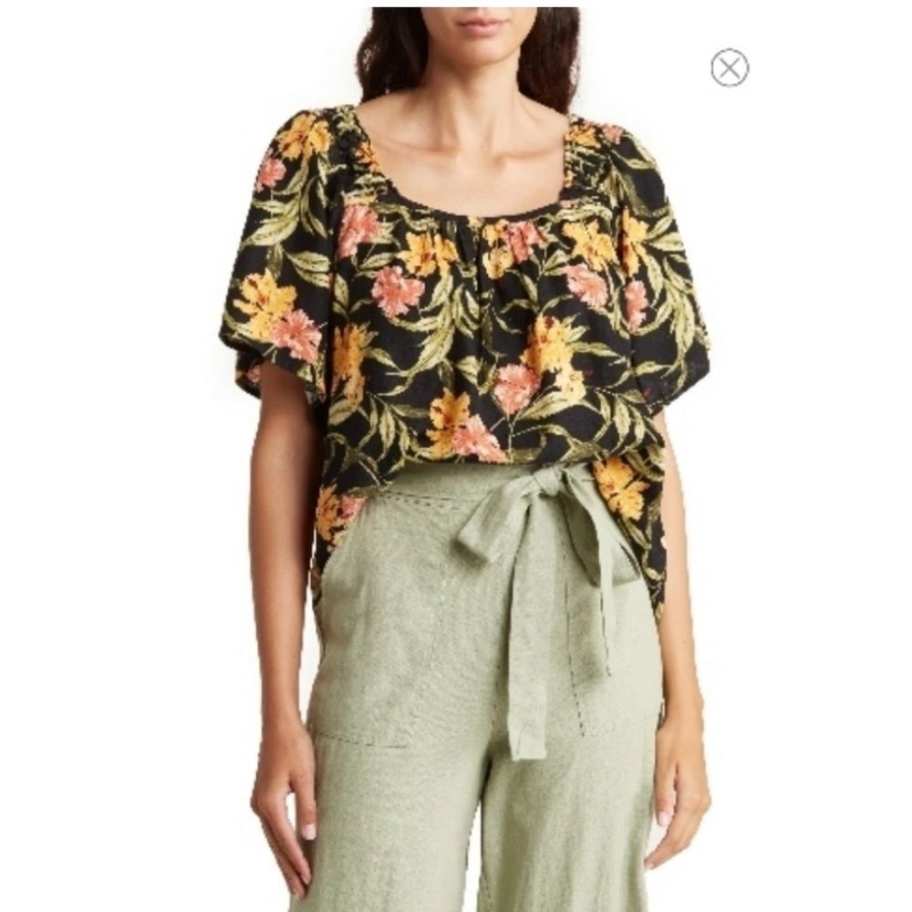 Kensie Smocked Linen Blend Blouse size medium NWOT